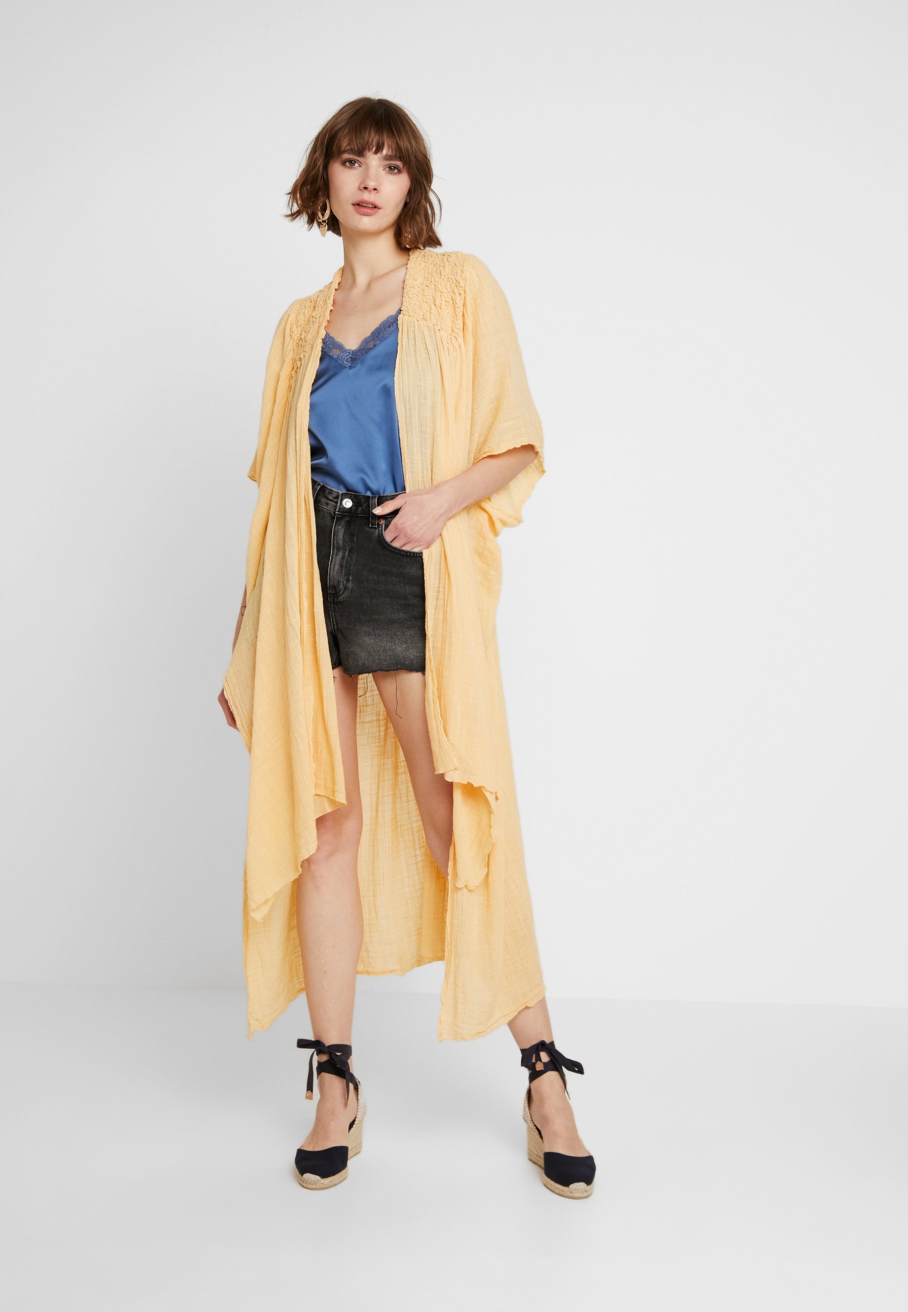 Free People ANGELICA KIMONO Lett jakke lemon Zalando.no Free People ANGELICA KIMONO Lett jakke lemon Zalando.no