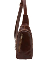 Borsa a spalla in pelle marrone con una texture liscia, forma arrotondata e cuciture a contrasto. Presenta una tasca con zip sul lato.
