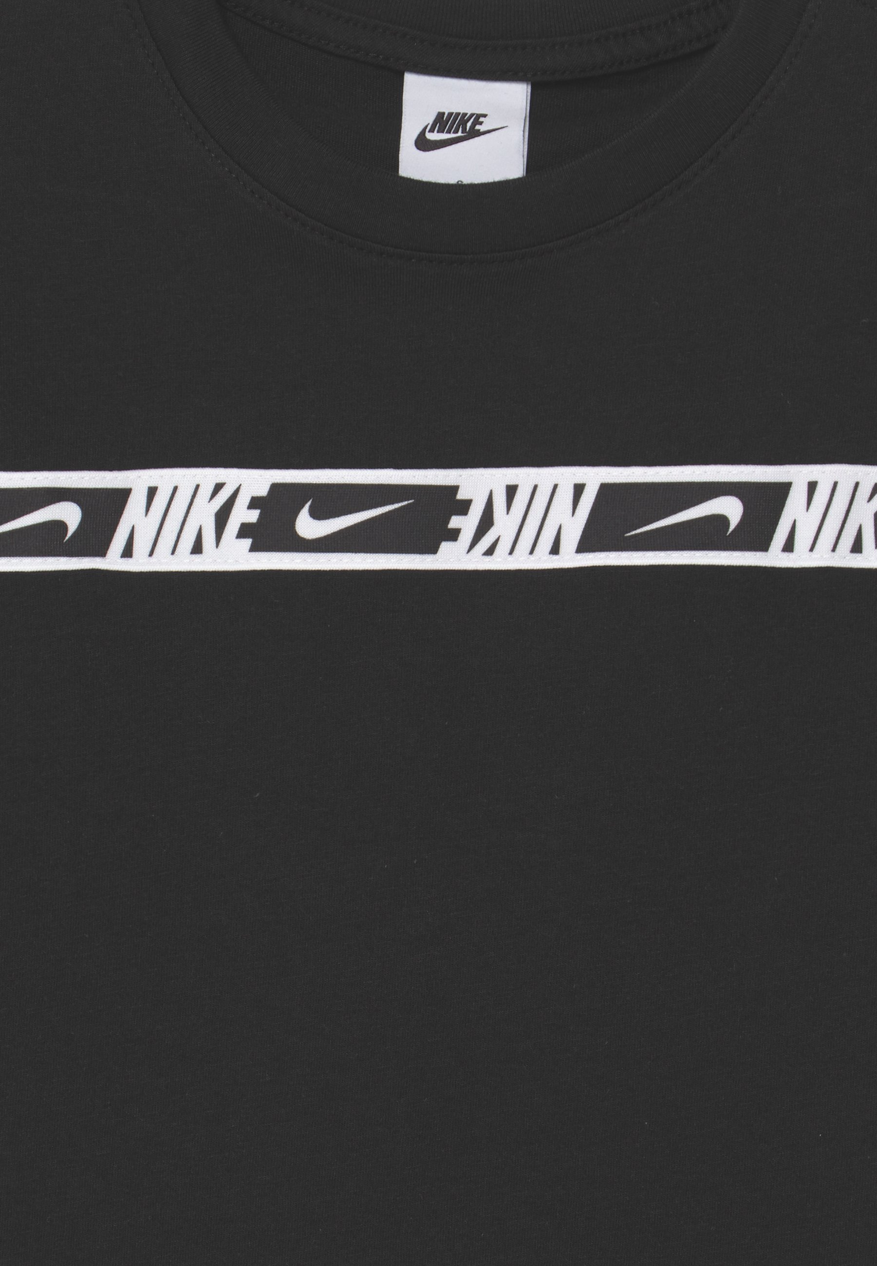 Nike Sportswear REPEAT TEE - Camiseta estampada - black/white/negro -  Zalando.es