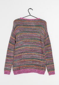 Mehrfarbiger Strickpullover mit horizontalen Streifen in Pink, Grün, Gelb und Blau. Rippbund und -manschetten, leichtes Material.