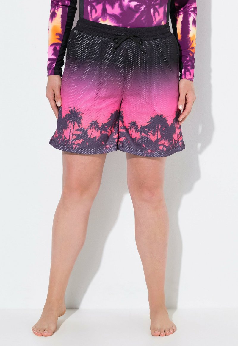 Pantaloni corti rosa e neri con effetto ombre, caratterizzati da un motivo con silhouette di palme. Realizzati in tessuto leggero, con vita elasticizzata e coulisse.