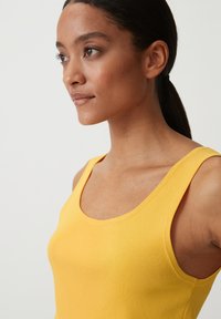 comma casual identity Top - gelb
