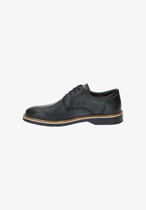 Zapato de vestir para hombre de cuero negro con cordones en la parte delantera, ribete color marrón claro sobre suela negra, mostrado desde el lado derecho sobre fondo blanco.