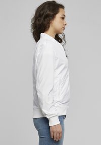 Urban Classics Bombejakke - white