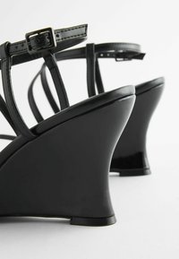 Next FOREVER COMFORT - Täistallaga sandaalid - black