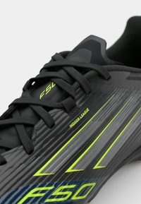 adidas Performance F50 LEAGUE IN - Botines de fútbol sala - core black/iron metallic/lucid lemon