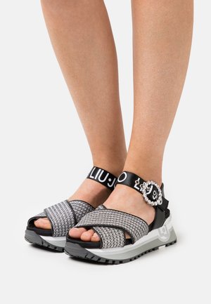 MAXI - Sandalias con plataforma - silver