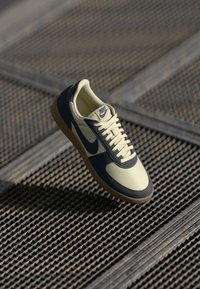 Non sélectionné, light khaki/anthracite/dark brown