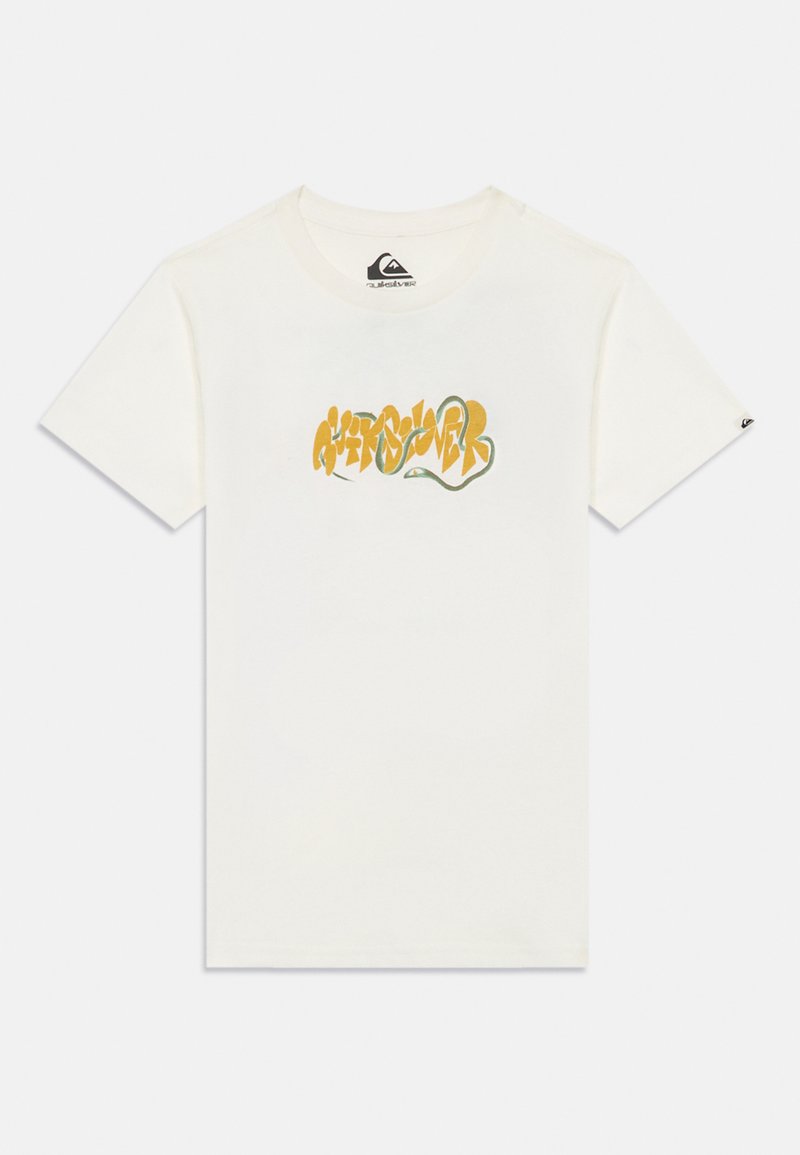Korte mouwen crèmekleurig t-shirt van katoen, met gele en groene graffiti-achtige tekst in het midden. Labellogo op de mouw.