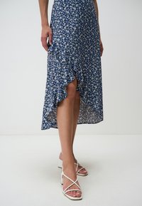 Jimmy Key FLORAL PATTERNED REGULAR WAIST - A-lijn rok - blue