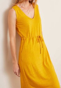 Boden Vardagsklänning - dark yellow