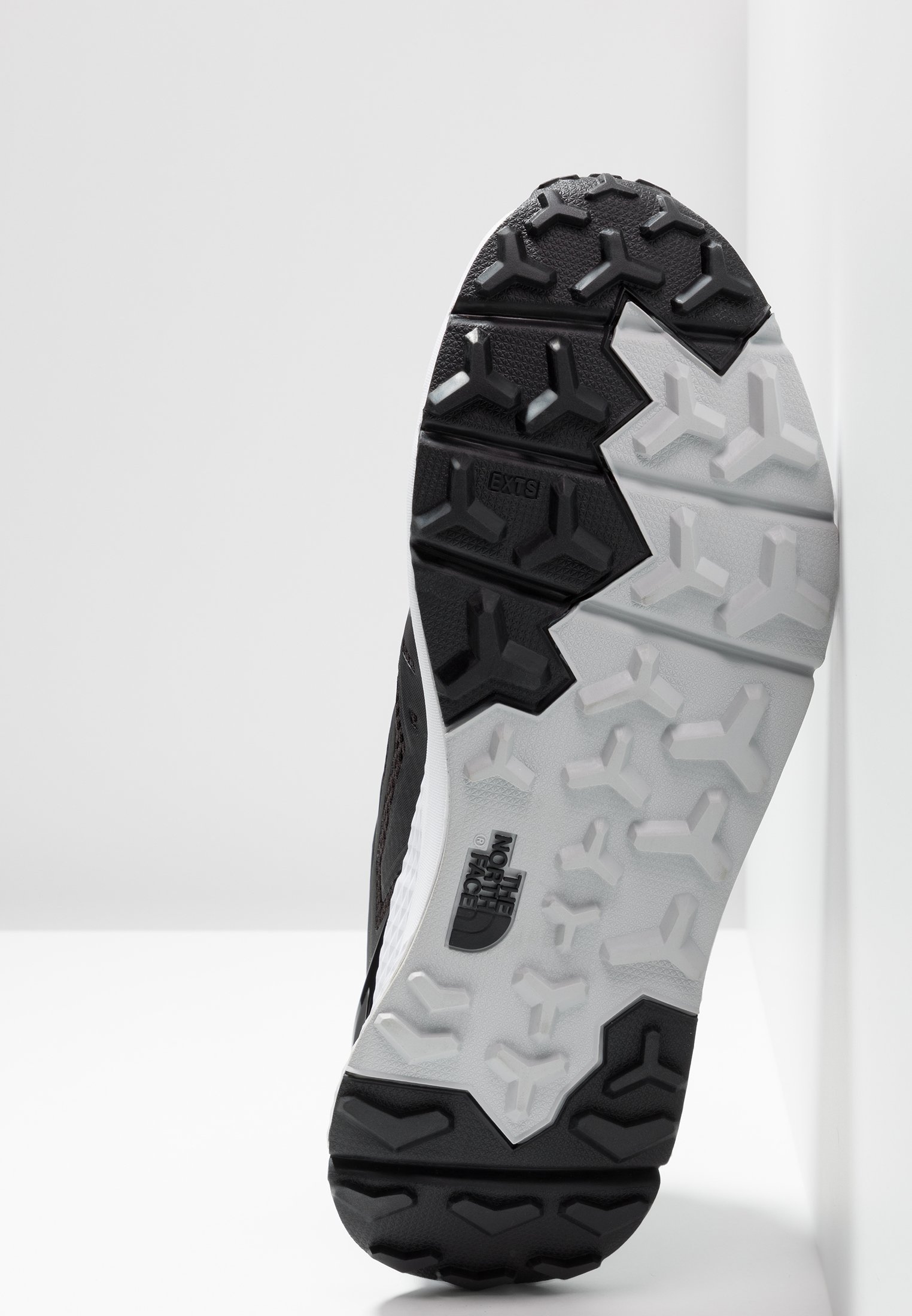 the north face men's rovereto trail running shoes