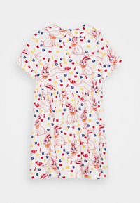 Vestido blanco de manga corta con un cuello tipo Peter Pan, impresos con conejitos contorneados en rojo y letras multicolores dispersas en rojo, amarillo y azul.