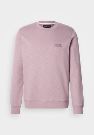 Helles rosa Sweatshirt mit Rundhalsausschnitt und langen Ärmeln. Es verfügt über eine subtile Struktur und ein kleines rechteckiges Markenlabel auf der Brust.