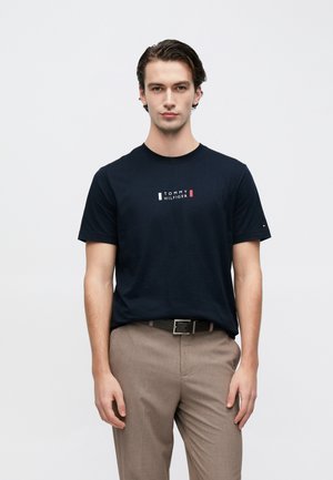 BRAND LOVE SMALL CENTER TEE - T-shirt basic - desert sky