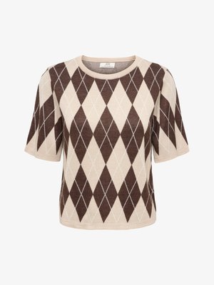 Pull beige à manches courtes avec un motif losange argyle marron et beige clair, et un col rond.