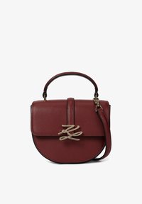 Неизбран, dark cherry