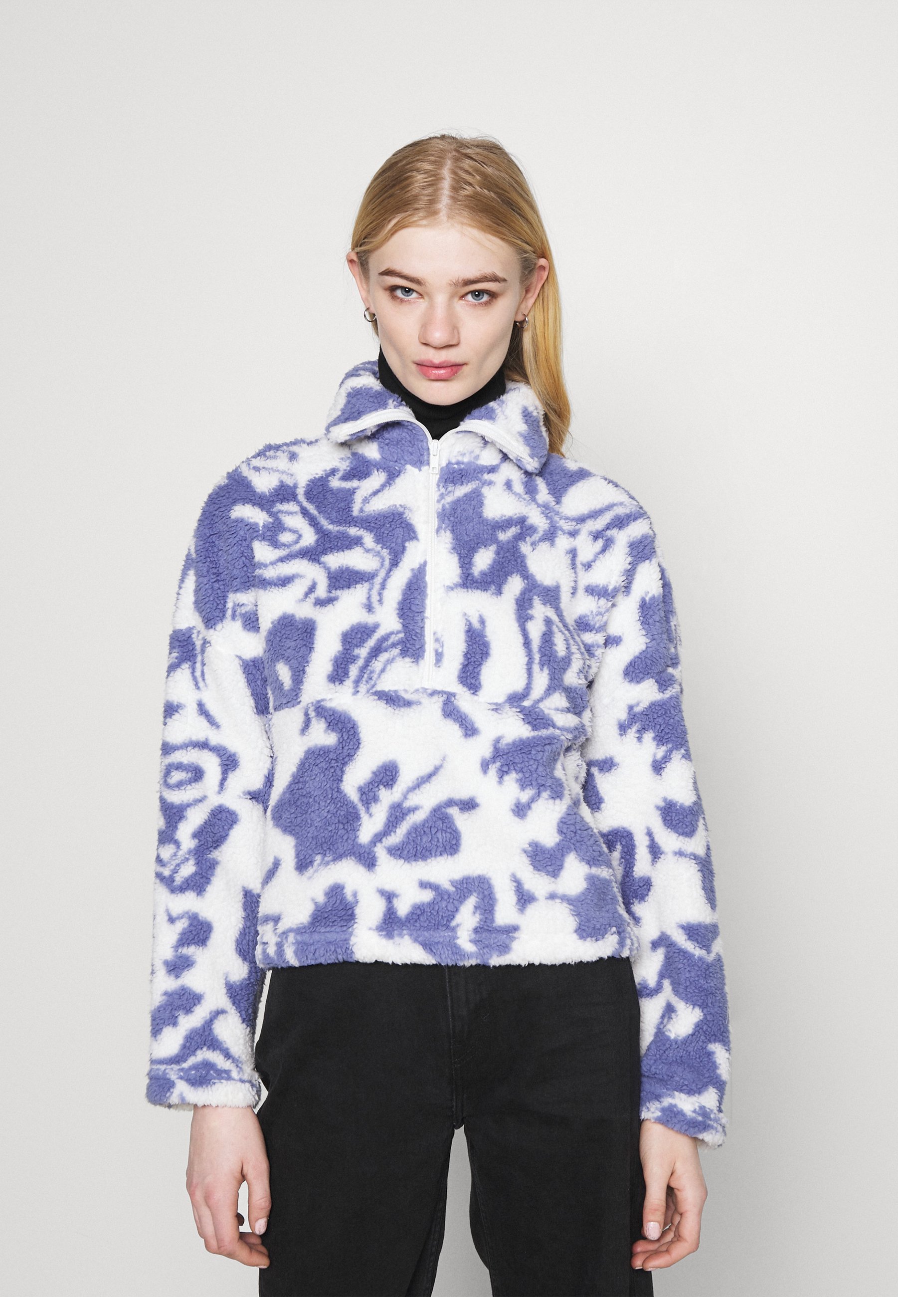monki amalia fleece