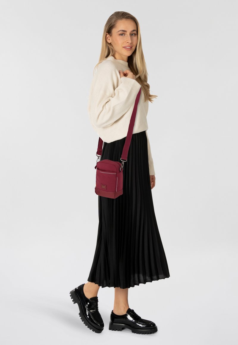 camel active CITY MIN - Bandolera - dark red