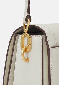 KARL LAGERFELD LOCK  - Taška s příčným popruhem - off white