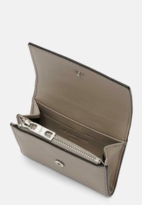 Liebeskind Berlin LOUISA piaskowy