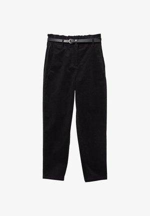 Czarne spodnie z kordurowego materiału z regulowanym pasem na czarnym pasku, prostym krojem nogawek i bocznymi kieszeniami. Teksturowany materiał z żebrowanym wzorem.