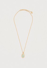 Κολιέ σε χρυσό τόνο με λεπτή αλυσίδα, που διαθέτει οβάλ μενταγιόν με επιφάνεια από ανοιχτό μπλε σμάλτο και διακοσμητικές πέτρες σε μια διακοσμητική διάταξη.