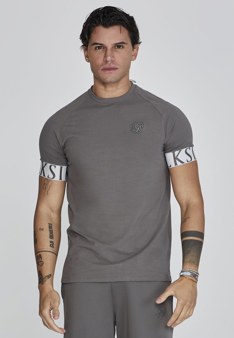 SIKSILK - - T-shirt z nadrukiem, Powiększ