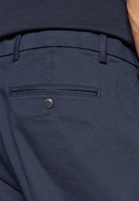 Thumbnail Image 6