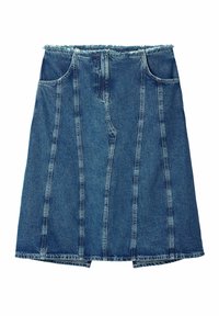 Denim A-linje kjol med fransar i fållen, med vertikala sömmar, två fickor och en medelblå tvätt. Lätt textur med robust material.