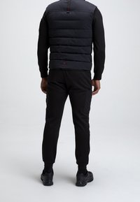 Alessandro Zavetti Smanicato - black