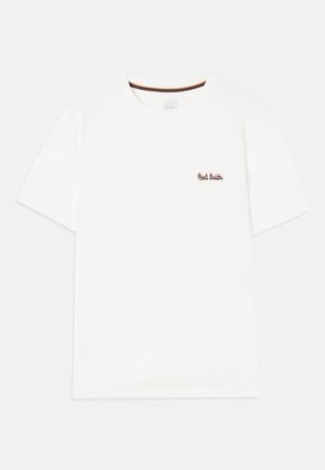 T-shirt bianco in cotone con maniche corte. Presenta un piccolo logo ricamato multicolore sul lato sinistro del petto e un bordo a strisce sul collo.