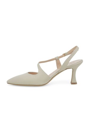 Décolleté slingback in pelle beige con punta appuntita, tacco medio curvo e cinturino alla caviglia regolabile con piccola fibbia.