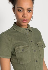 Noisy May NMJOYS DRESS - Vestido camiseiro - kalamata