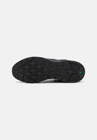 Timberland FIELD TREKKER - Vysoké tenisky - black