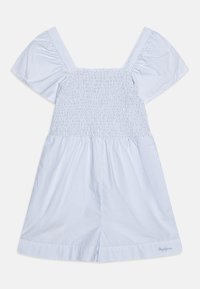 Hellblau-weiß gestreiftes Kleid mit kurzen Puffärmeln, gerüschtem Oberteil und ausgestelltem Rock. Aus Baumwolle, lässiges Design und knieumspielend.