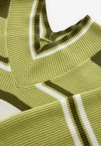 Next V-NECK - Pulóver - olive green