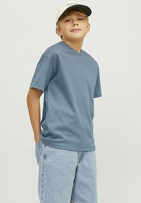 Jack & Jones Junior JJEURBAN EDGE O-NECK NOOS - T-shirt basic - goblin blue