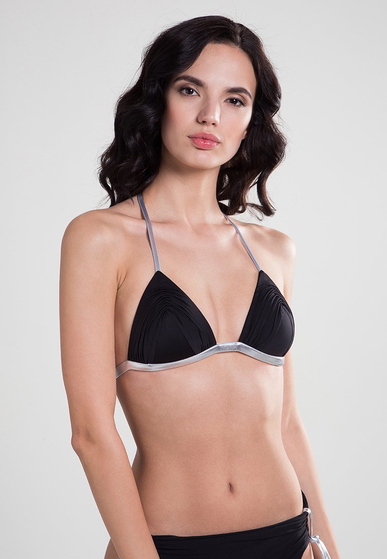 Sutien costum de baie din două piese