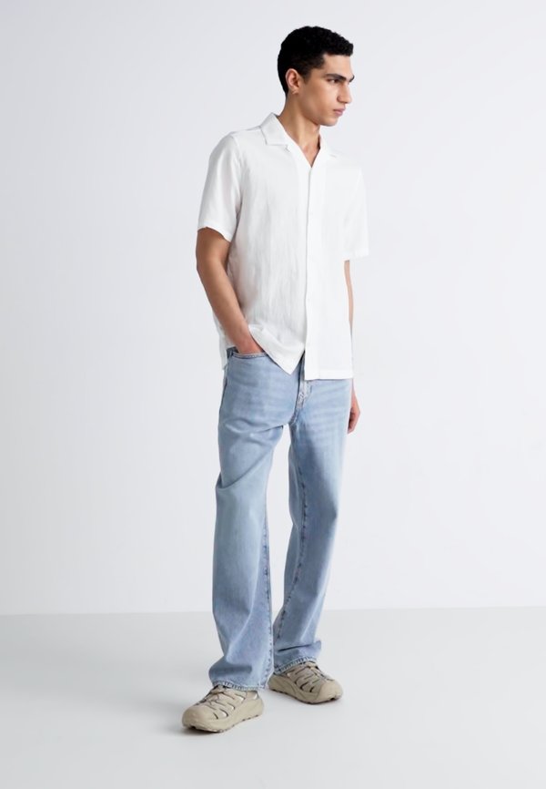 RELAXED FIT ULTRASOFT GAVELSTON - Relaxed fit jeans - light wash2