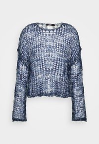 Pull tricoté bleu et blanc à manches longues avec un motif ajouré et un col rond.