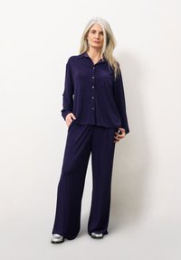 FRNCH PHILO - Pantalon classique - violet