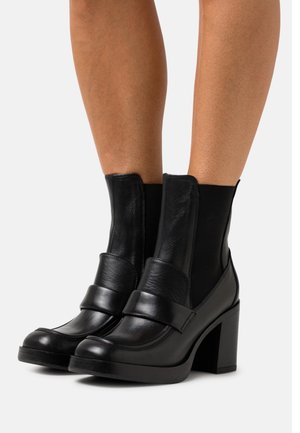 Lazamani, Bottines à plateau - black