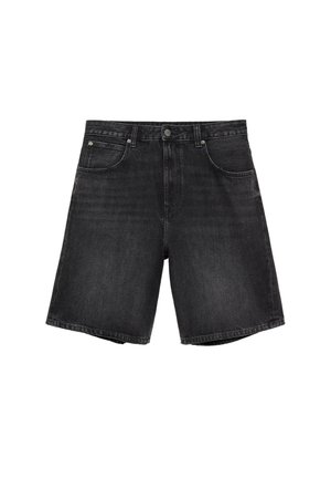 Fekete farmer rövidnadrág övbujtásokkal, elöl gombbal, cipzárral és két első zsebbel, fehér háttéren, laposan kifeszítve bemutatva.