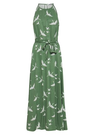 Grünes ärmelloses Maxikleid mit weißen Kranich-Motiven, Neckholder-Ausschnitt, Rückenknopfverschluss und einem Stofftaillengürtel.