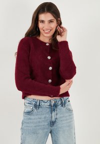Unselected, bordeaux