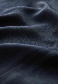 Next REGULAR FIT - CRINKLE COWL NECK  - T-shirt imprimé - navy