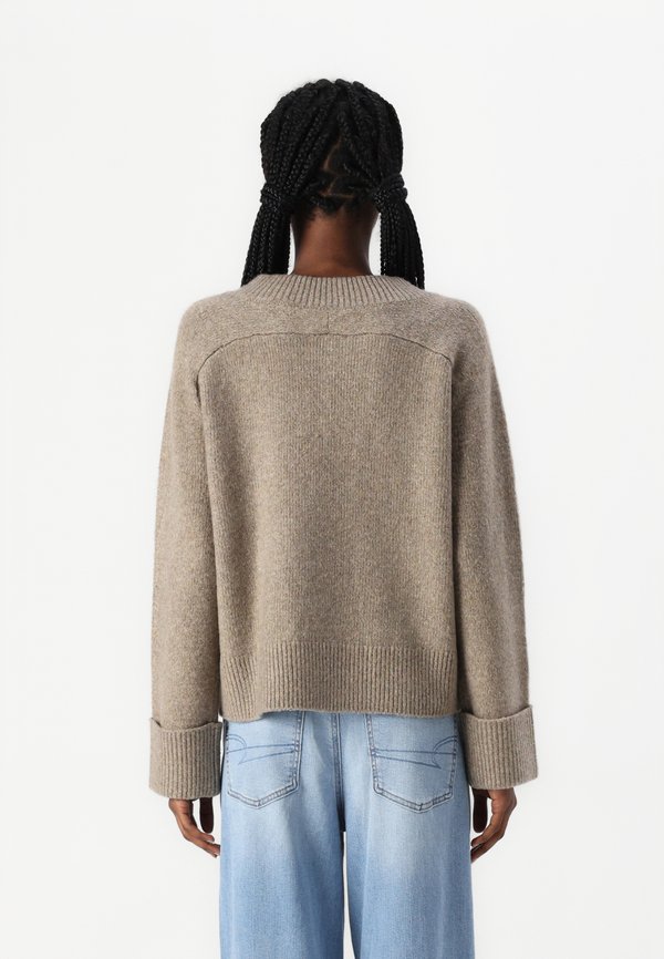 Easy V-Neck Sweater - Jumper - fungi2