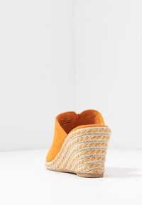 Tamaris SLIDES - Heeled mules - sunset