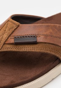 Bullboxer T-bar sandals - cognac